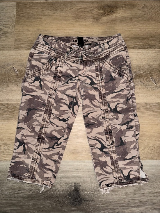 Arizona Jean Company Pants - Vintage 2000s Y2K Arizona Jean Co Camo Capris